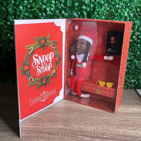 Snoop on The Stoop Volume 3 Snoop Dogg 12” Christmas Red Plush Figurine - Picture 3 of 10